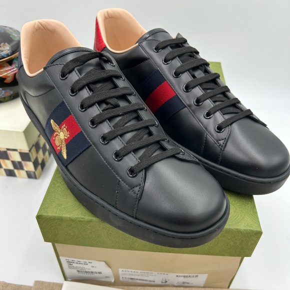 Men’s Gucci ace bee embroidered sneakers size 12.5 made in Italy - Picture 1 of 13